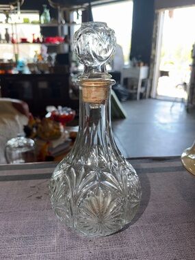 Vintage anchor hocking decanter